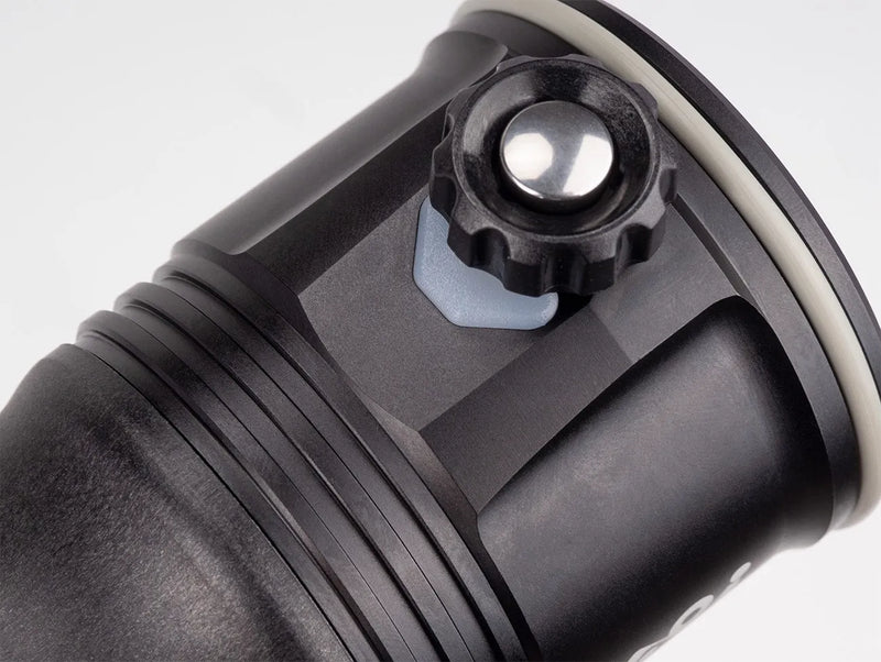AOI Underwater Continuous Light -  Video 202